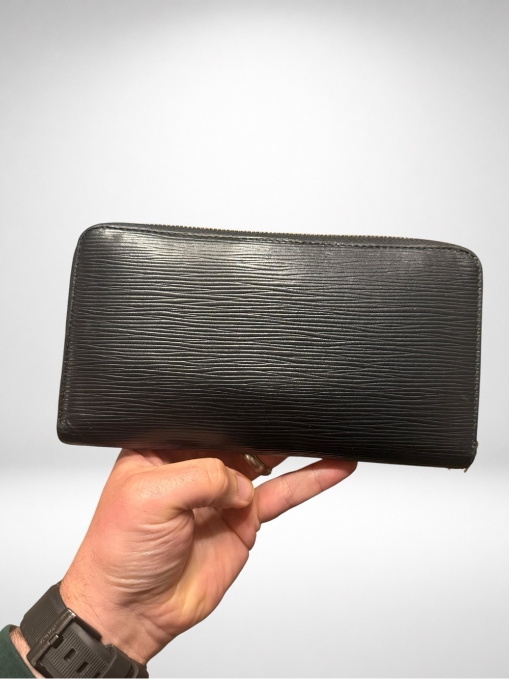 Louis Vuitton Authentic Zippy Wallet Black Epi Leather Travel Organizer - Picture 4 of 16